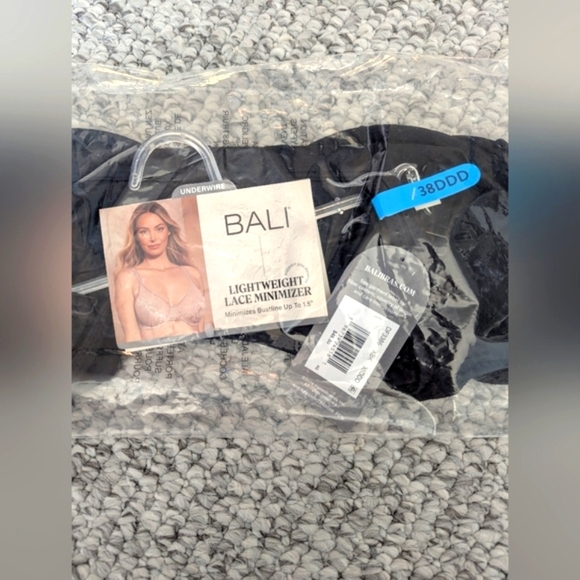 NWT Bali Women's (38DDD) Black Lace Minimizer Convertible Bra With Underwire - Picture 13 of 16